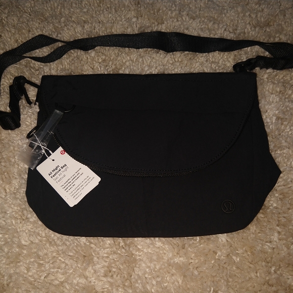 lululemon athletica Handbags - Nwt Lululemon festival bag